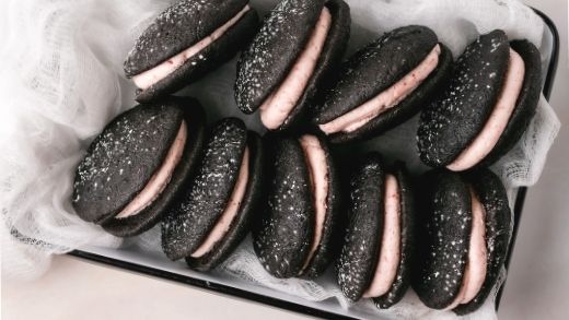 Strawberry Chocolate Whoopie Pies